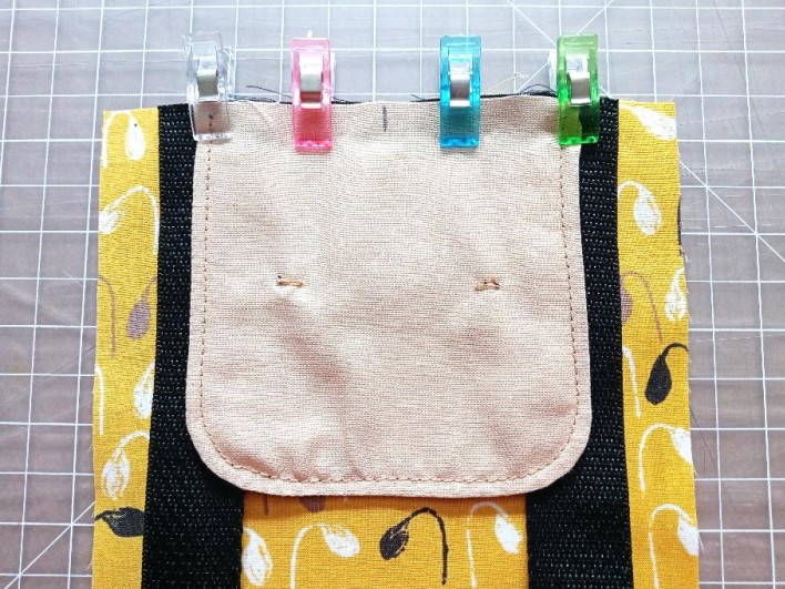 Este patrón gratuito de bolso bandolera cambiará tus paseos con el perro